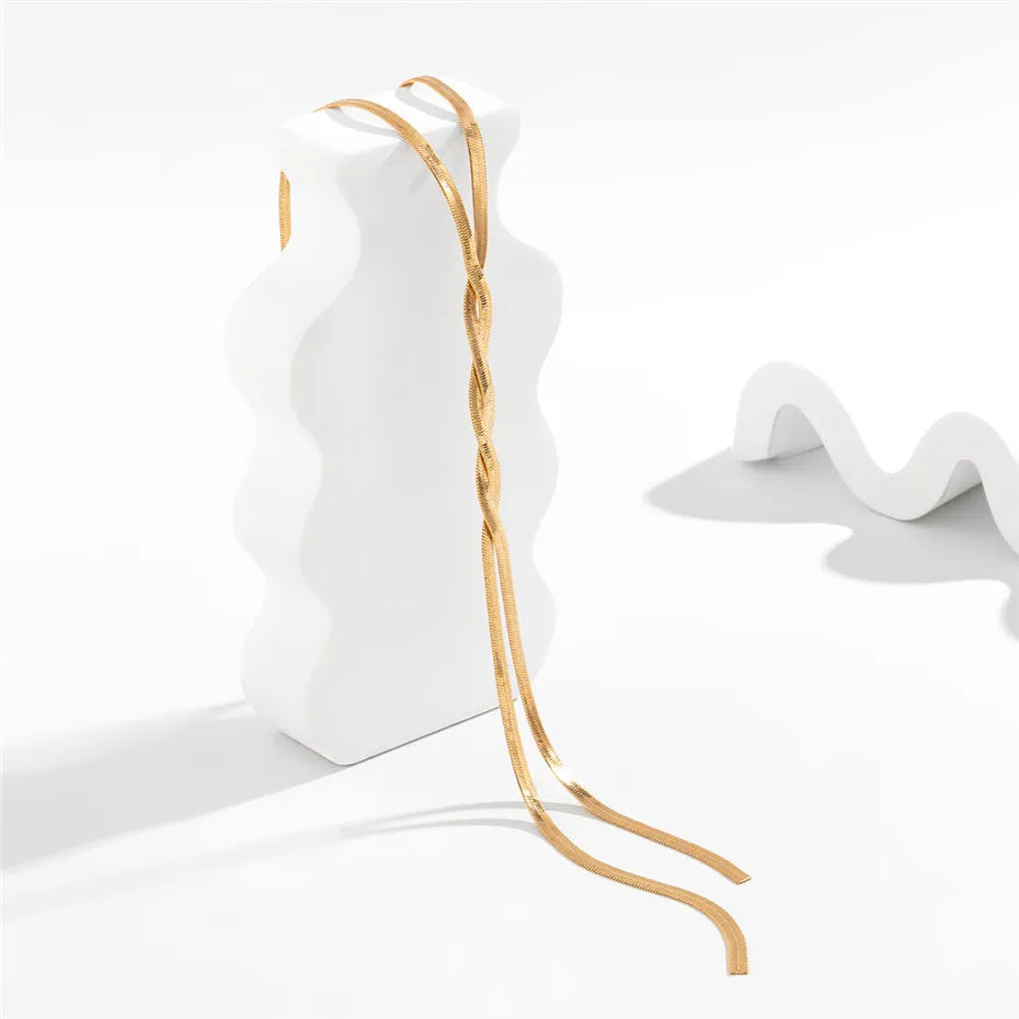 Collar serpiente elegante