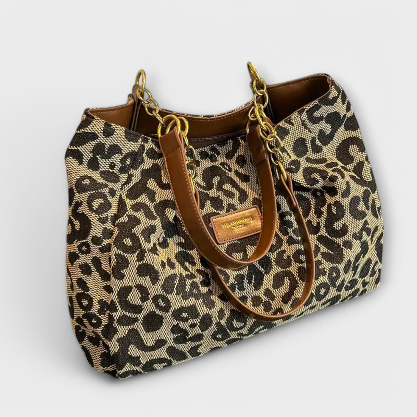 Valentina. – Tote leopardo