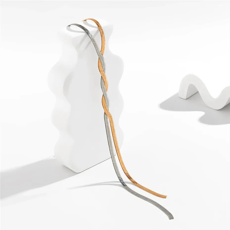 Collar serpiente elegante