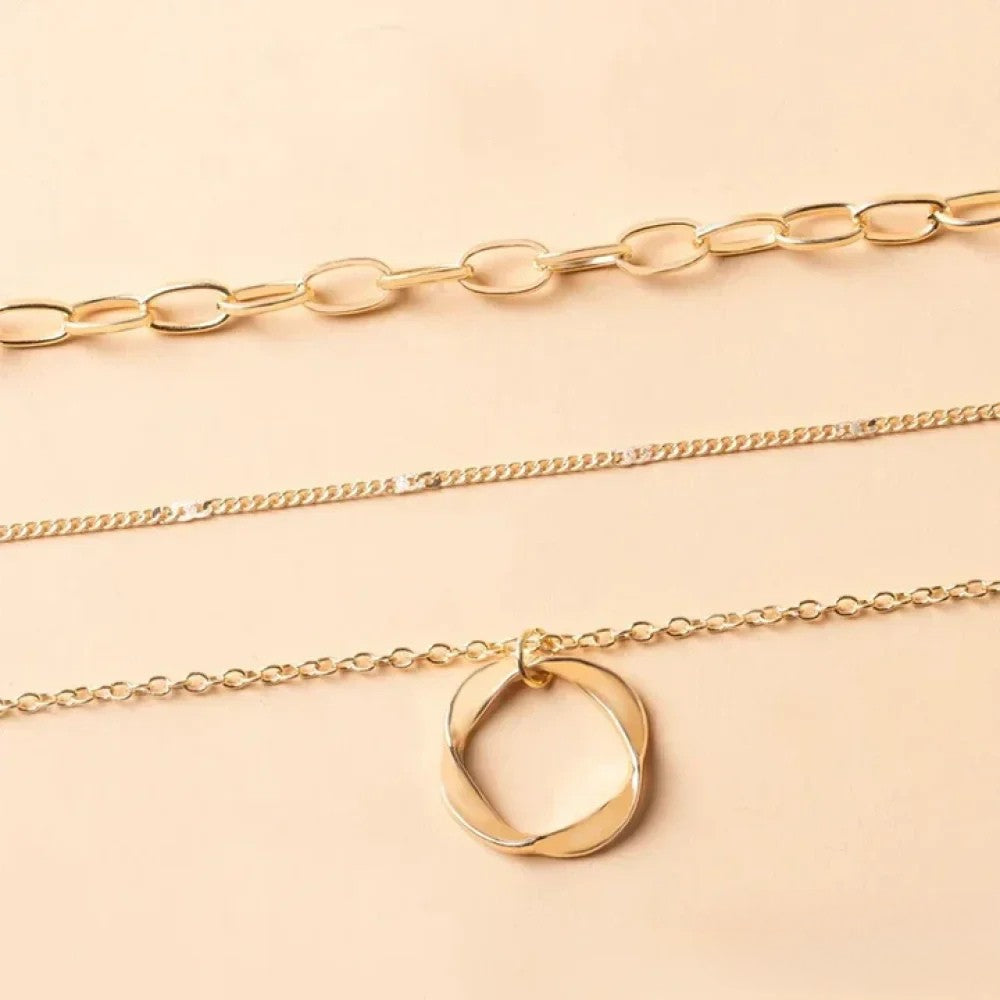 Retro – Collar dorado en capas
